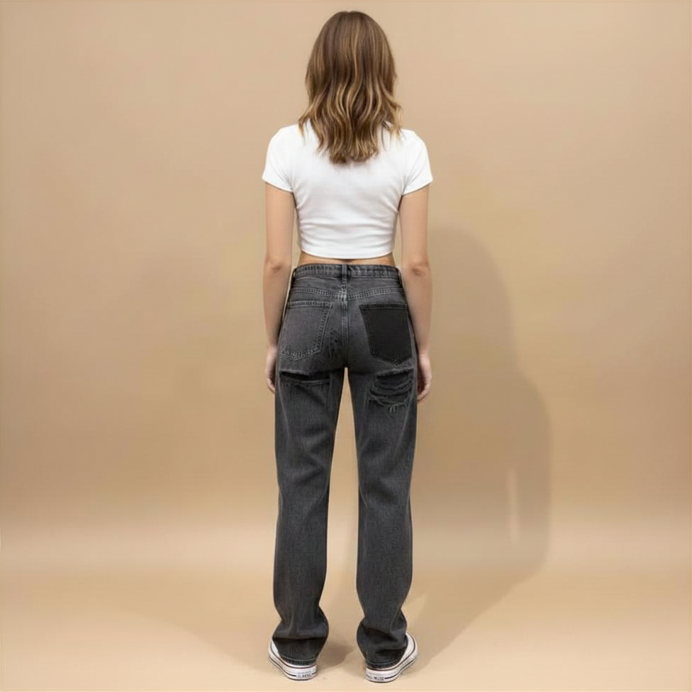Vintage jeans met gerafelde details en rechte pijpen