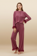 Comfortabele tweedelige set bestaande uit een shirt en een broek