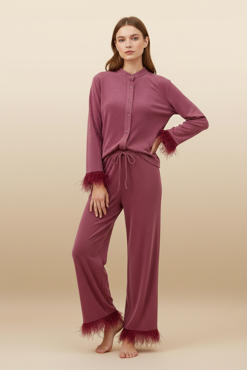 Comfortabele tweedelige set bestaande uit een shirt en een broek