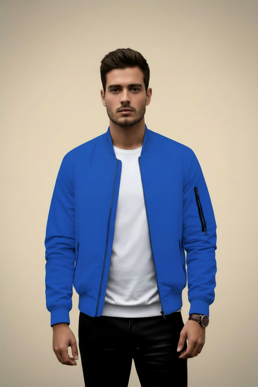 Minimalistisch herenjack met zak op de mouw
