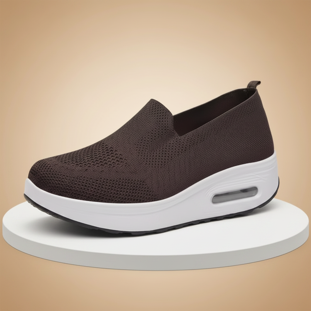 Comfortabele, lichte sneaker met een verhoogde luchtkussenzool