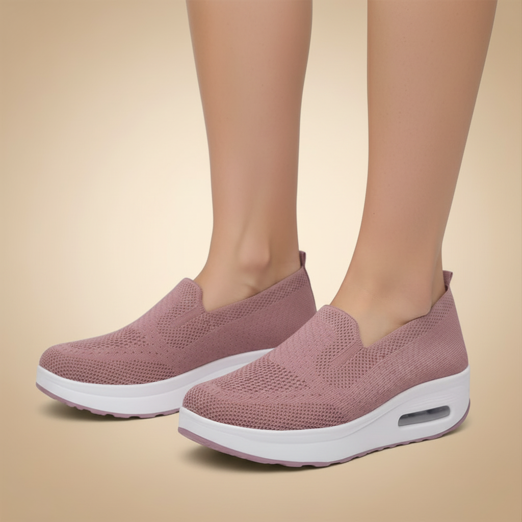 Comfortabele, lichte sneaker met een verhoogde luchtkussenzool