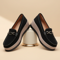 Stijlvolle loafers met plateauzool en een mooie decoratieve gesp