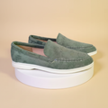 Klassieke loafers van veganistisch suède