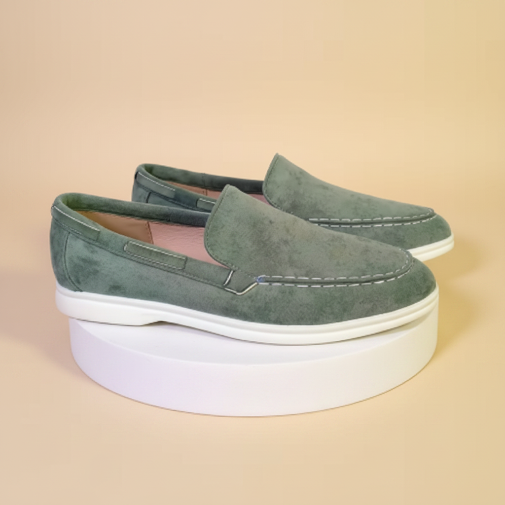 Klassieke loafers van veganistisch suède