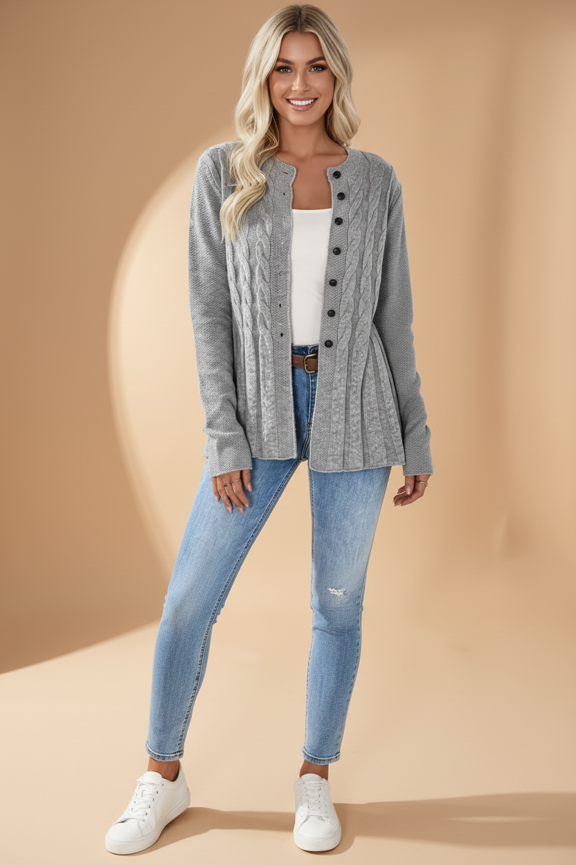 Langere, licht getailleerde cardigan met creatieve breipatronen
